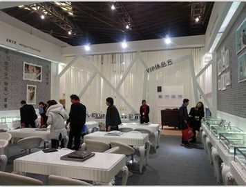 展柜定做与批发 日朗展览展柜的价格、规格与专业服务全解析
